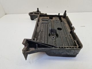 bontott VW GOLF VII Akkumulátor Tartó