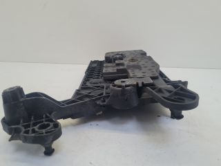 bontott VW GOLF VII Akkumulátor Tartó