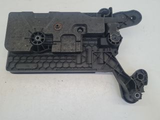 bontott VW GOLF VII Akkumulátor Tartó