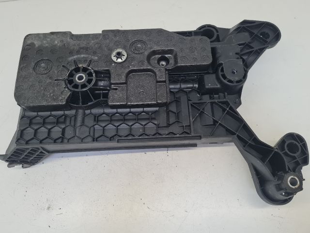 bontott VW GOLF VII Akkumulátor Tartó