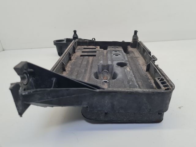 bontott VW GOLF VII Akkumulátor Tartó