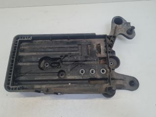 bontott VW GOLF VII Akkumulátor Tartó