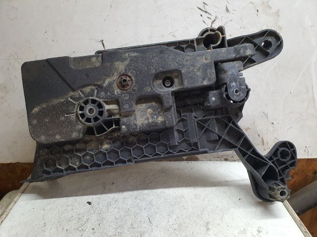 bontott VW GOLF VII Akkumulátor Tartó