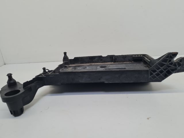 bontott VW GOLF VII Akkumulátor Tartó