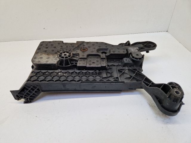 bontott VW GOLF VII Akkumulátor Tartó