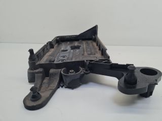 bontott VW GOLF VII Akkumulátor Tartó