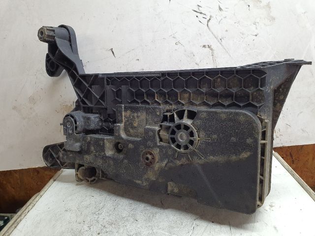 bontott VW GOLF VII Akkumulátor Tartó