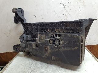 bontott VW GOLF VII Akkumulátor Tartó