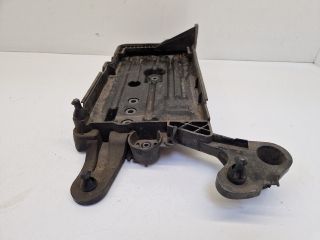 bontott VW GOLF VII Akkumulátor Tartó