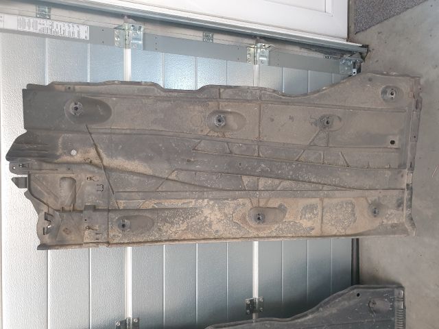 bontott VW GOLF VII Alsó Motorburkolat