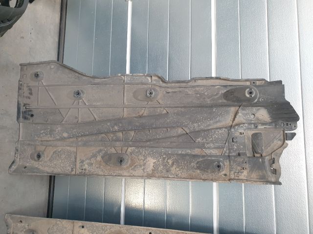 bontott VW GOLF VII Alsó Motorburkolat