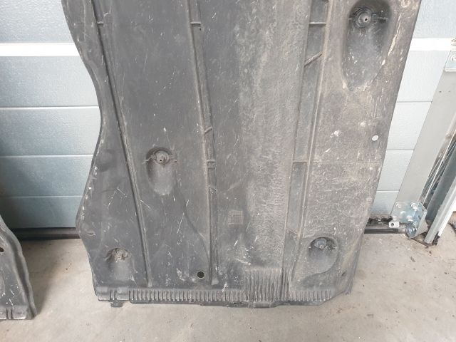 bontott VW GOLF VII Alsó Motorburkolat