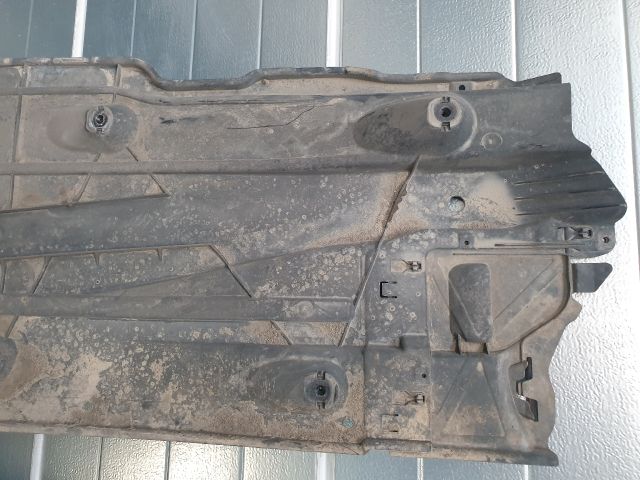 bontott VW GOLF VII Alsó Motorburkolat