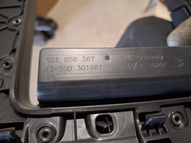 bontott VW GOLF VII Alsó Műszerfal Burkolat