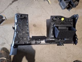 bontott VW GOLF VII Alsó Műszerfal Burkolat