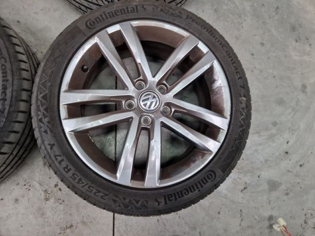 bontott VW GOLF VII Alufelni Szett Gumival