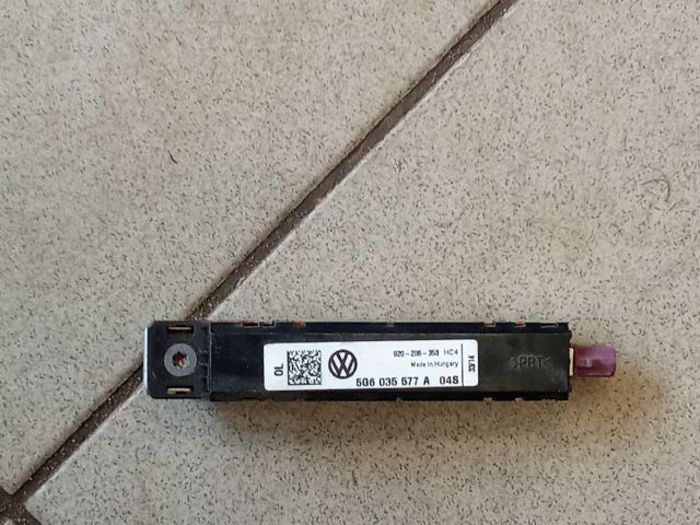 bontott VW GOLF VII Antenna Erősítő