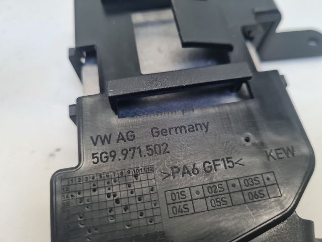 bontott VW GOLF VII Antenna Erősítő