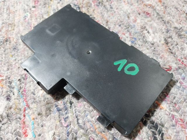 bontott VW GOLF VII Antenna Erősítő