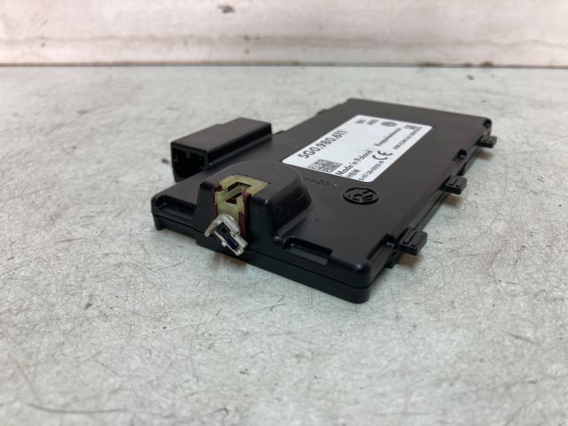 bontott VW GOLF VII Antenna Erősítő