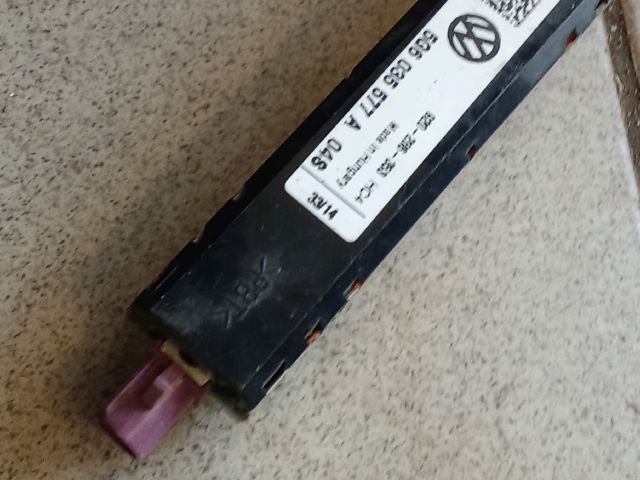 bontott VW GOLF VII Antenna Erősítő