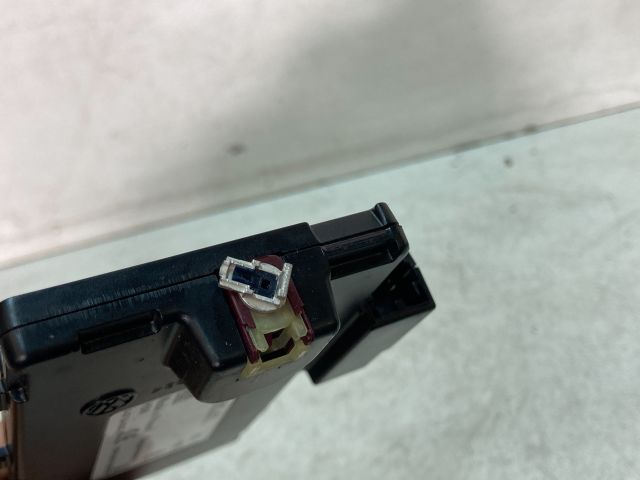 bontott VW GOLF VII Antenna Erősítő