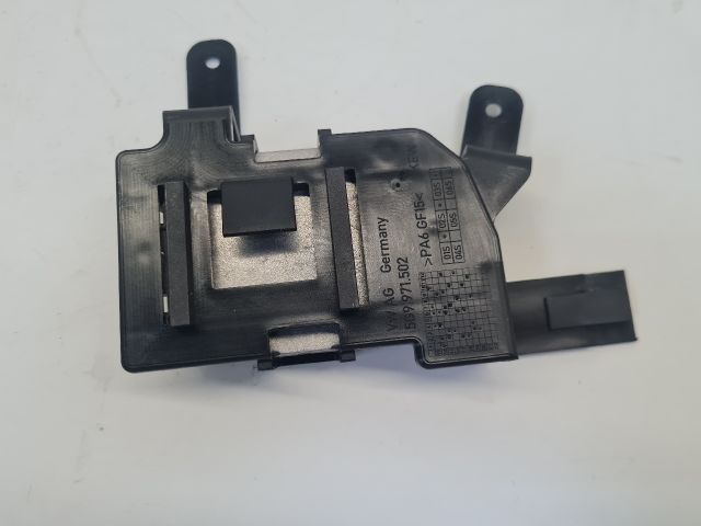 bontott VW GOLF VII Antenna Erősítő