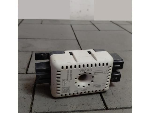 bontott VW GOLF VII Antenna Erősítő