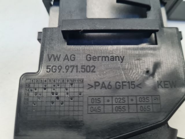 bontott VW GOLF VII Antenna Erősítő