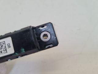 bontott VW GOLF VII Antenna Erősítő