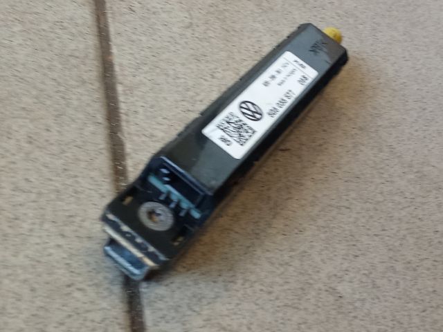 bontott VW GOLF VII Antenna Erősítő