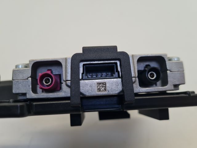 bontott VW GOLF VII Antenna Erősítő