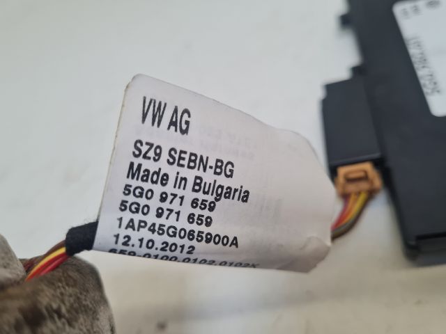 bontott VW GOLF VII Antenna Erősítő