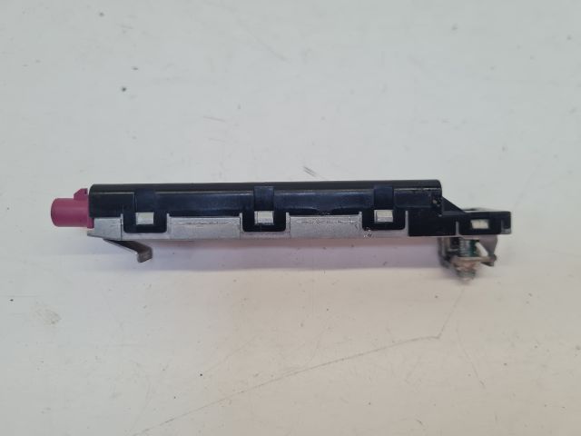 bontott VW GOLF VII Antenna Erősítő