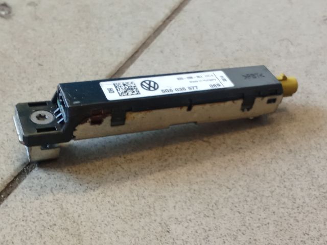 bontott VW GOLF VII Antenna Erősítő