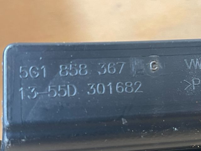 bontott VW GOLF VII Bal Alsó Műszerfal Burkolat