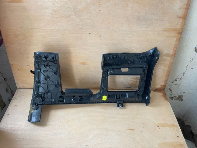 bontott VW GOLF VII Bal Alsó Műszerfal Burkolat