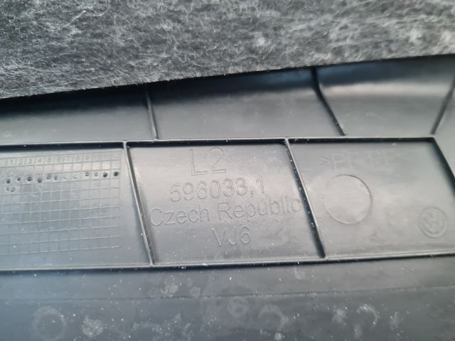 bontott VW GOLF VII Bal B Oszlop Burkolat