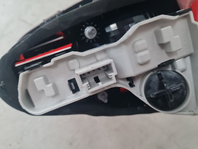 bontott VW GOLF VII Bal Belső Hátsó Lámpa