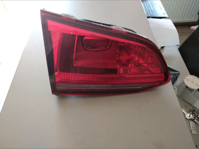 bontott VW GOLF VII Bal Belső Hátsó Lámpa