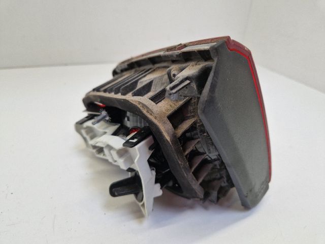 bontott VW GOLF VII Bal Belső Hátsó Lámpa