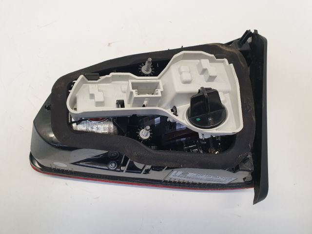 bontott VW GOLF VII Bal Belső Hátsó Lámpa