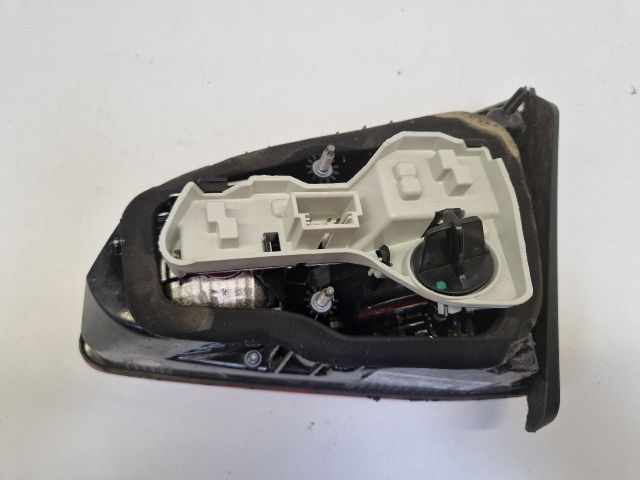 bontott VW GOLF VII Bal Belső Hátsó Lámpa