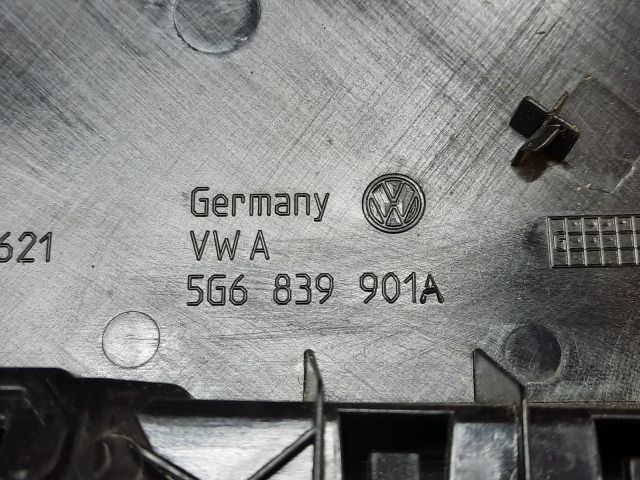 bontott VW GOLF VII Bal C Oszlop Burkolat