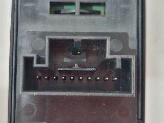 bontott VW GOLF VII Bal első Ablakemelő Kapcsoló