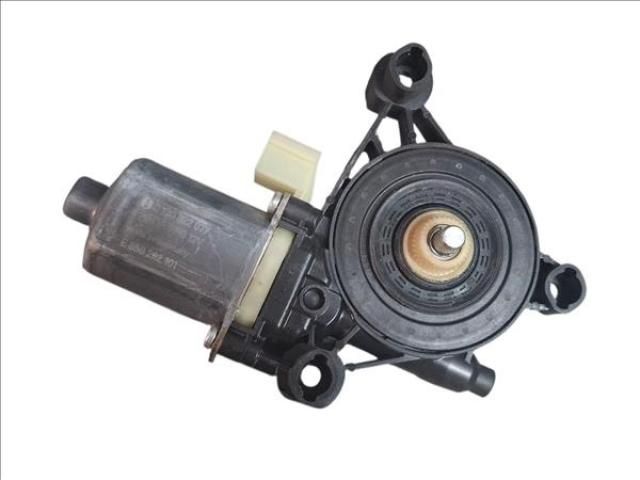 bontott VW GOLF VII Bal első Ablakemelő Motor