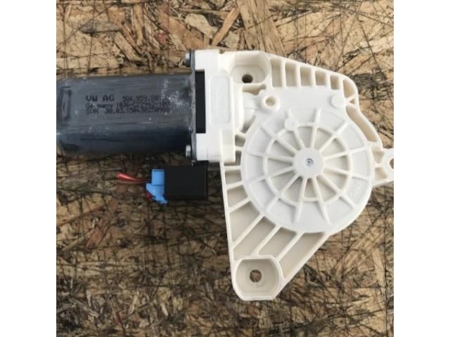 bontott VW GOLF VII Bal első Ablakemelő Motor