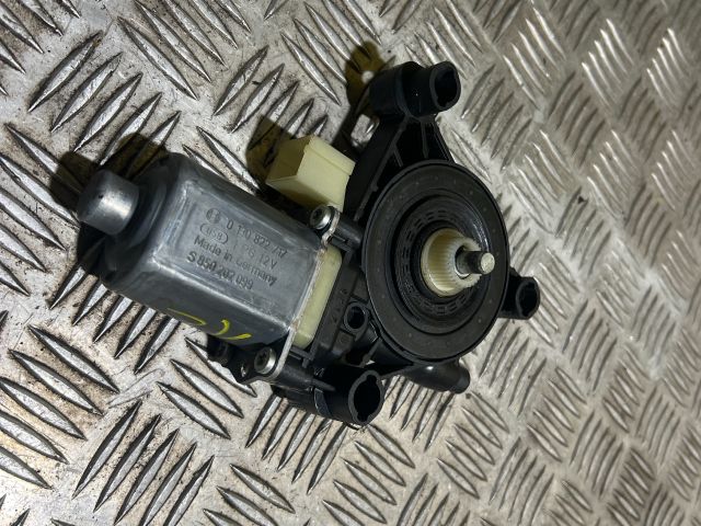 bontott VW GOLF VII Bal első Ablakemelő Motor