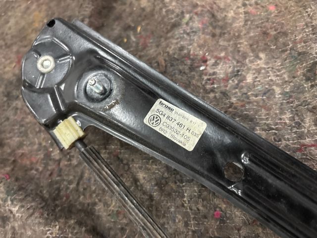 bontott VW GOLF VII Bal első Ablakemelő Szerkezet (Elektromos)