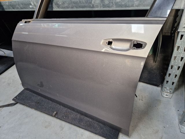 bontott VW GOLF VII Bal első Ajtó (Üres lemez)